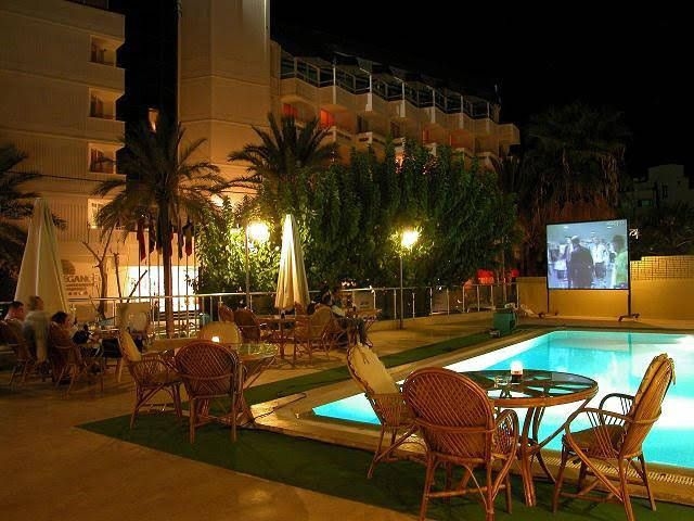 Karen Hotel (***)0