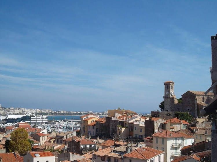 Elegant studio apartment Le Suquet0