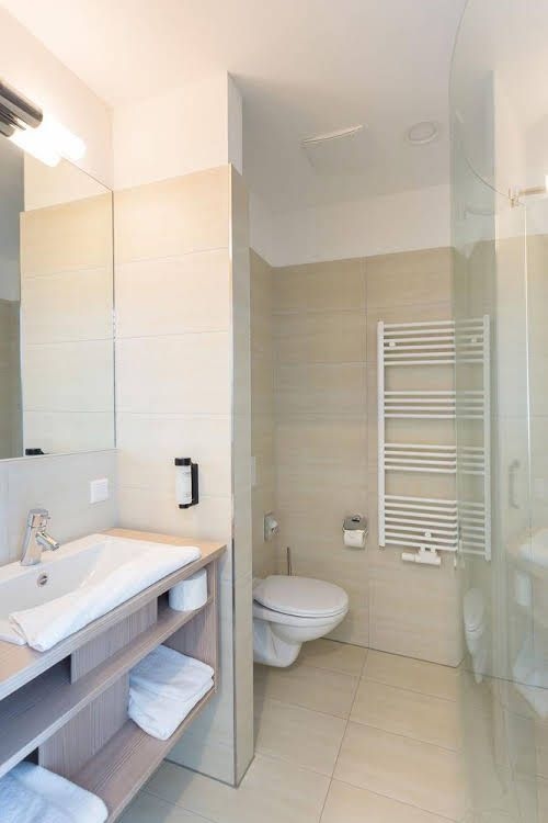 Viva Hotel Lubeck0