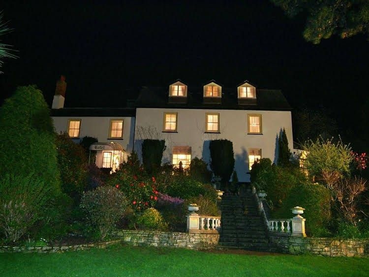 เมาท์ เพลแซนท์ โฮเทล (Mount Pleasant Hotel)0