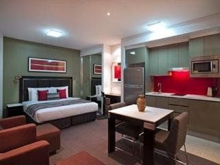 Meriton Serviced Apartments Campbell Street3