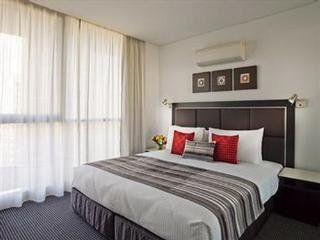 Meriton Serviced Apartments Campbell Street2