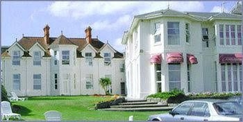 Sunningdale Apartments0