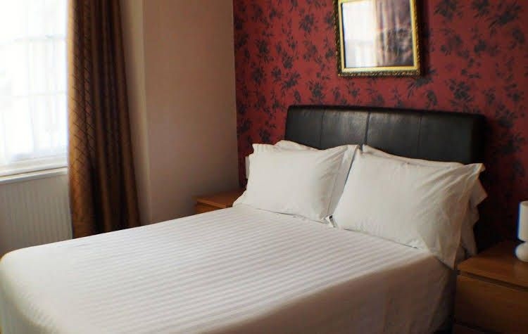 Palm Grove Hotel0