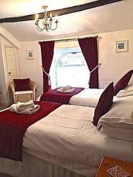 The White Cottage B&B0