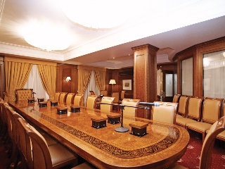 Nobil Luxury Boutique1