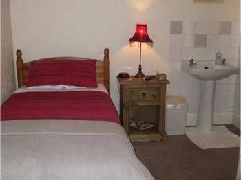 Rossmount Guest House0