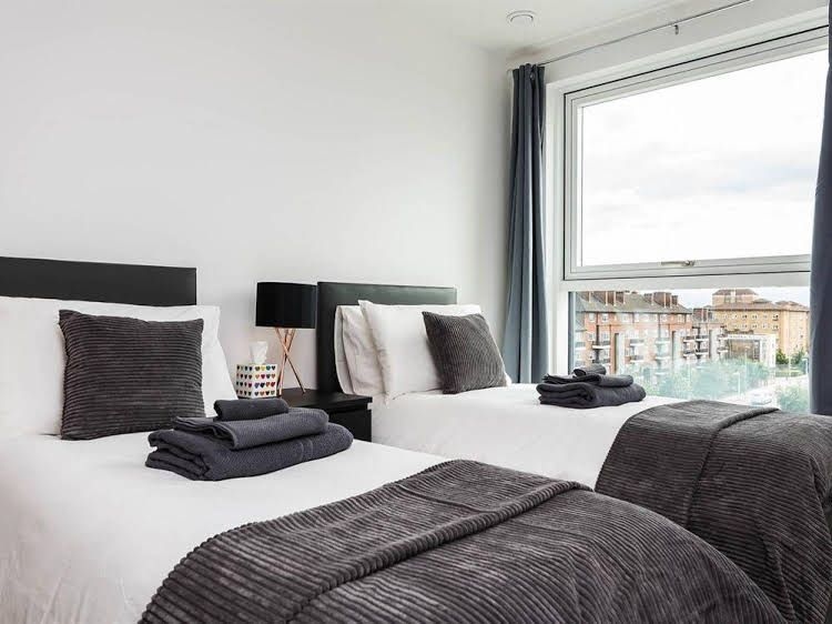 Pinto Tower Apartment0