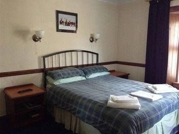 ซูเธอร์แลนด์ อินน์ (Sutherland Inn)0