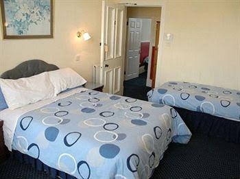 Strathallan Guest House0
