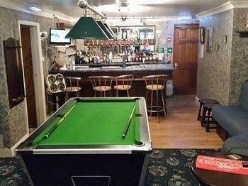 Rayners Hotel0