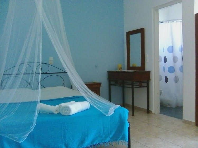 Thalassa Rooms0
