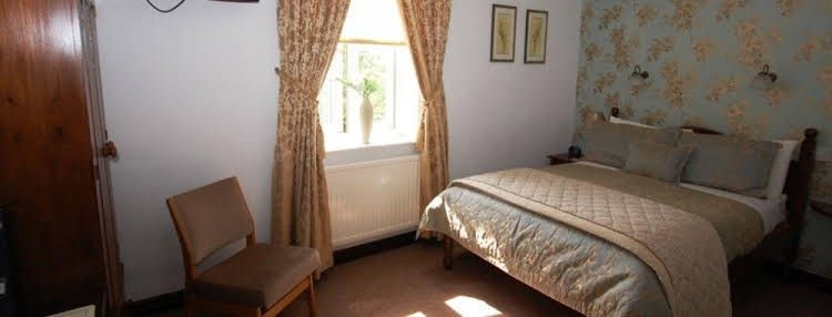 Middle Holly Cottage0