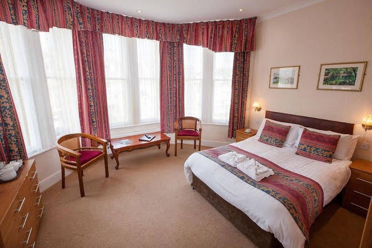Devon Bay Hotel0