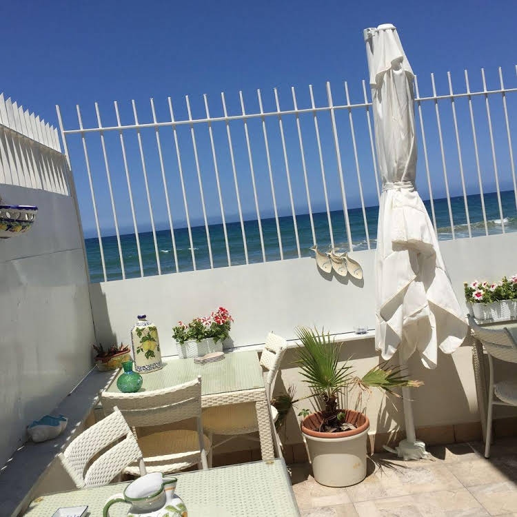 La Battigia B&B0
