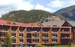 River Bank Lodge0