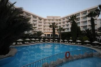 Tropical Hotel0