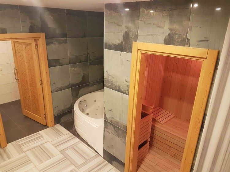 Elvin Deluxe Halal Hotel4