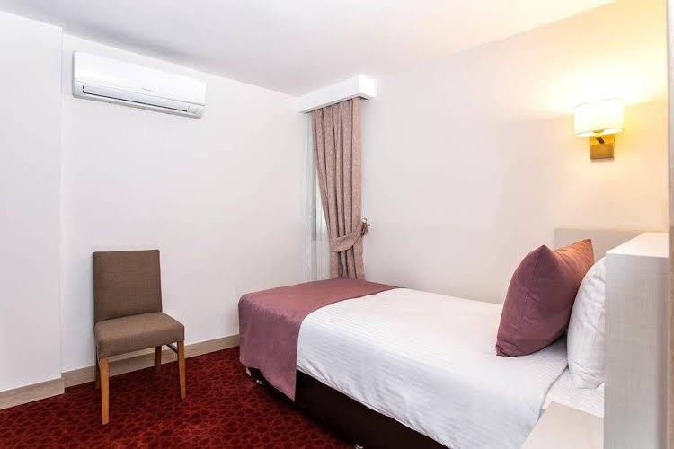 Perla Arya Hotel0