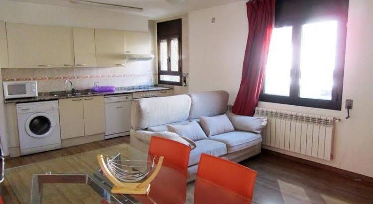 Apartamentos Pantebre 30000
