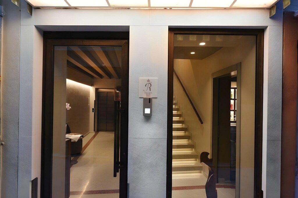 โรซา ซัลวา โฮเต็ล (Rosa Salva Hotel)0