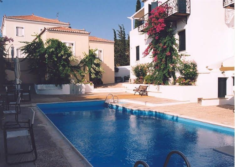 Spetses Retreat0
