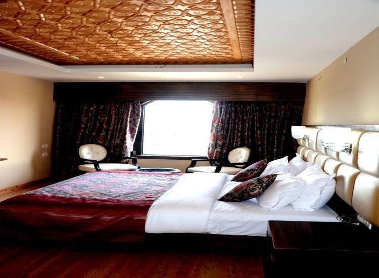 The Pride INN0
