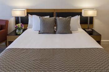 Oaks Elan Darwin0