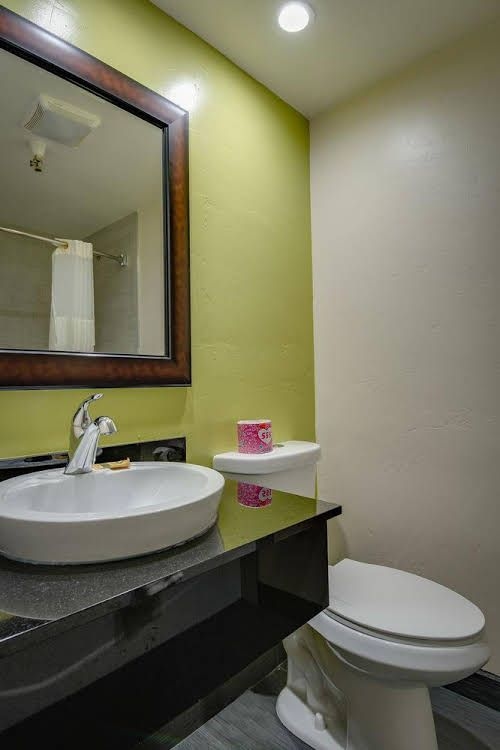 Vagabond Inn Executive Bakersfield Downtowner0