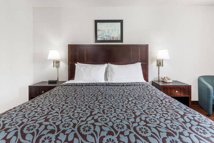 Red Lion Inn and Suites Sequim0