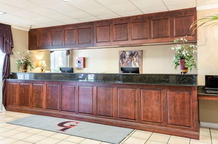 Clarion Inn0