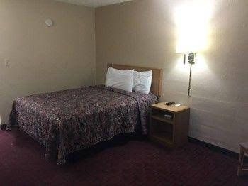 Economy Inn0