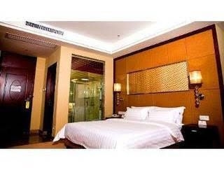 Super 8 Taishan Di Wang Square0