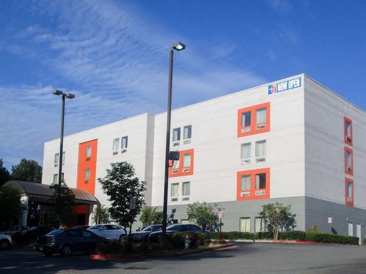 Motel 6 Atlanta GA Stadium SE0