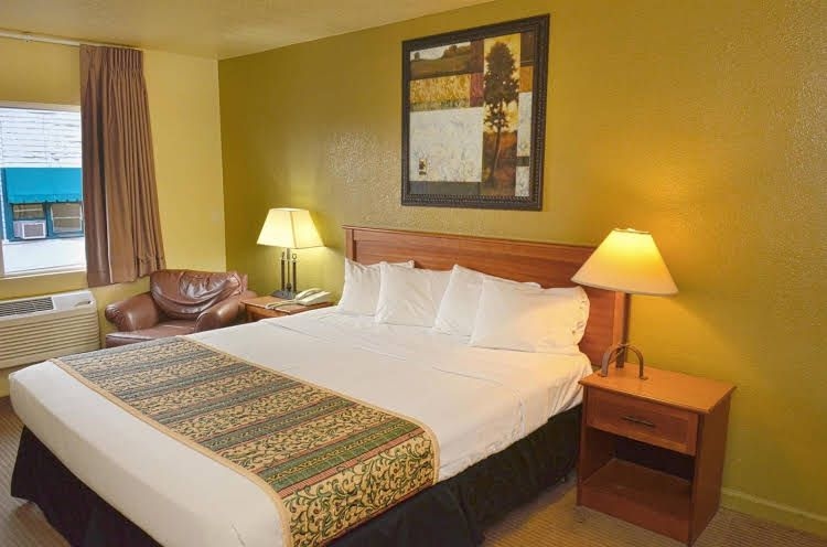 โมเทล 6 โมเดสโต ดาวน์ทาวน์ (Motel 6 Modesto Downtown)0