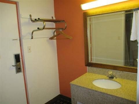 Motel 6 Westampton NJ0