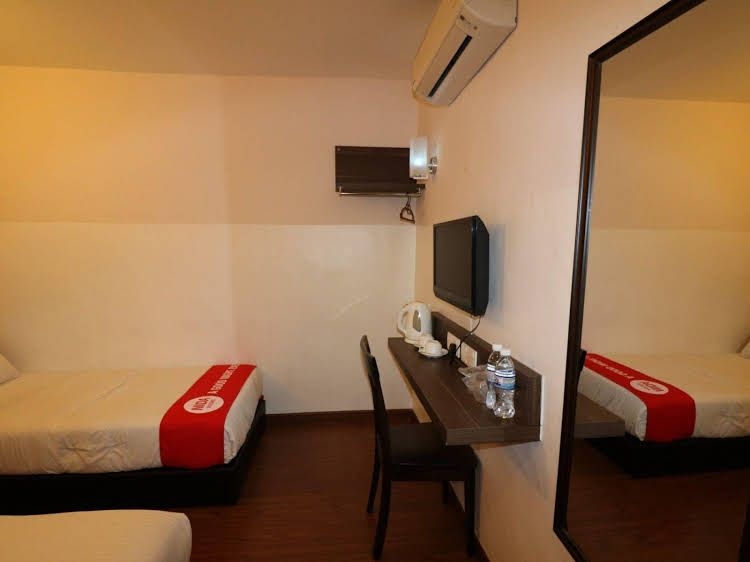 NIDA Rooms Baling Classics0
