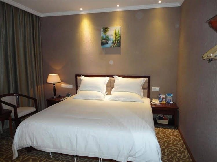 Greentree Inn0