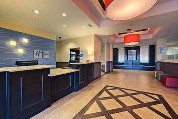 Holiday Inn Express and Suites Cotulla0