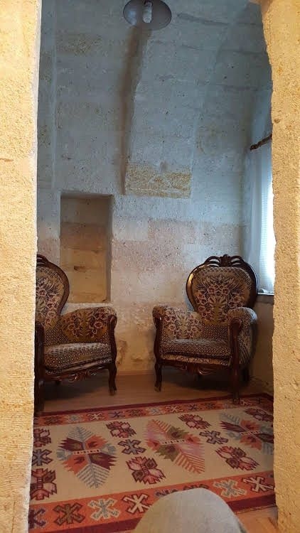 Whisper Cave House0