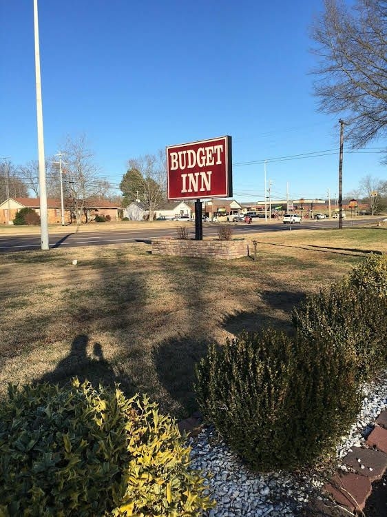 Budget Inn0