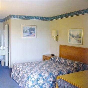Yorkshire Inn Charlotte0