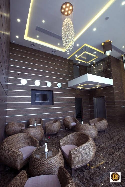 Elegant Pyi Thar Yar0