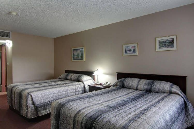 Stanford Inn and Suites0