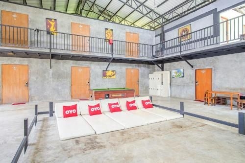 OYO 585 Freedom Hostel @ Phi Phi near Phi Phi Hospital1