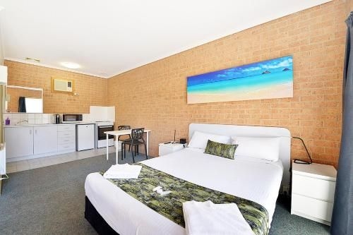 Cranbourne Motor Inn2