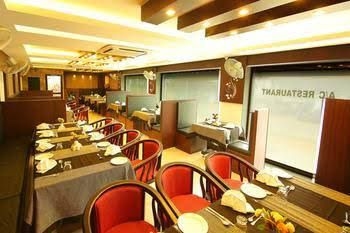 OYO Premium Beach Road Alleppey0