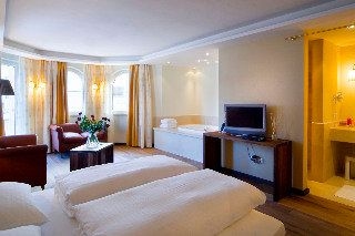 Suite Hotel Villa Tirol3