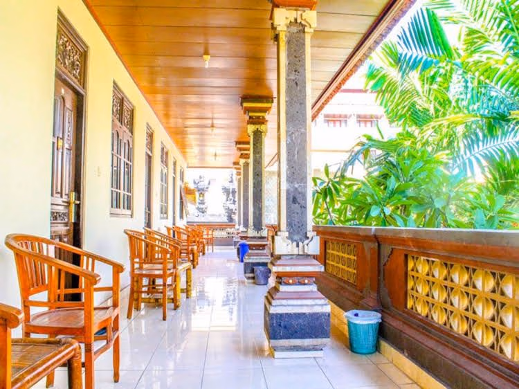 Lolo Beach Inn1