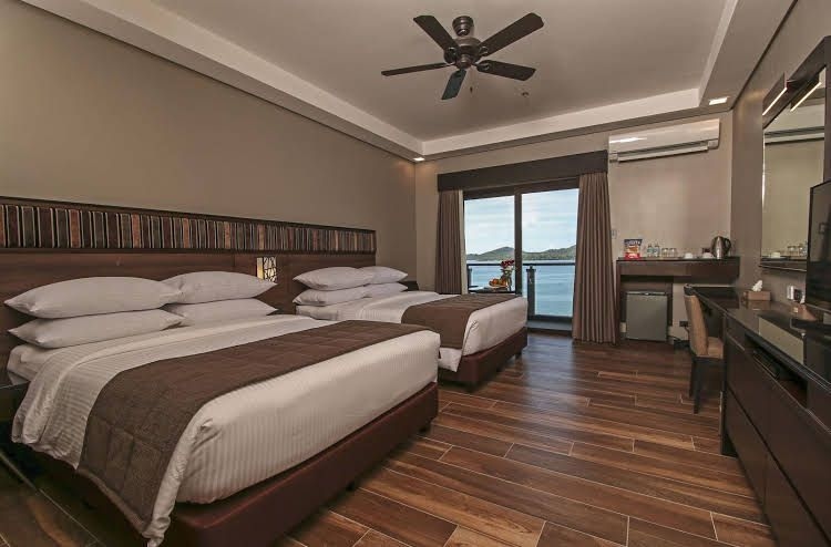 Two Seasons Coron Bayside0